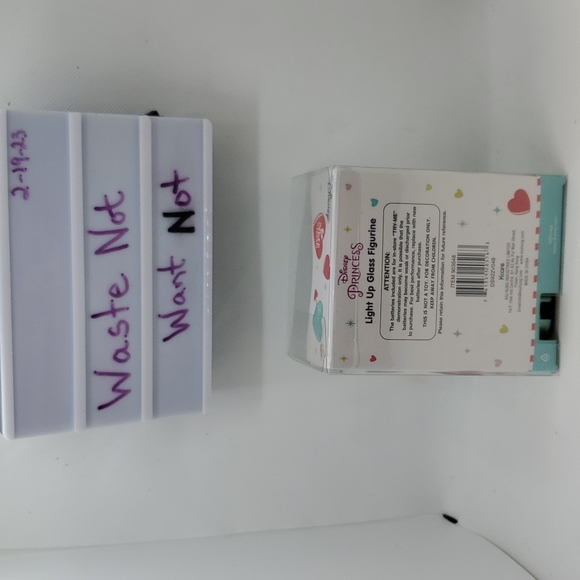 BNIB Disney Princess Light Up Glass Figurine: Jasmine "Starry Eyes" - Picture 7 of 7